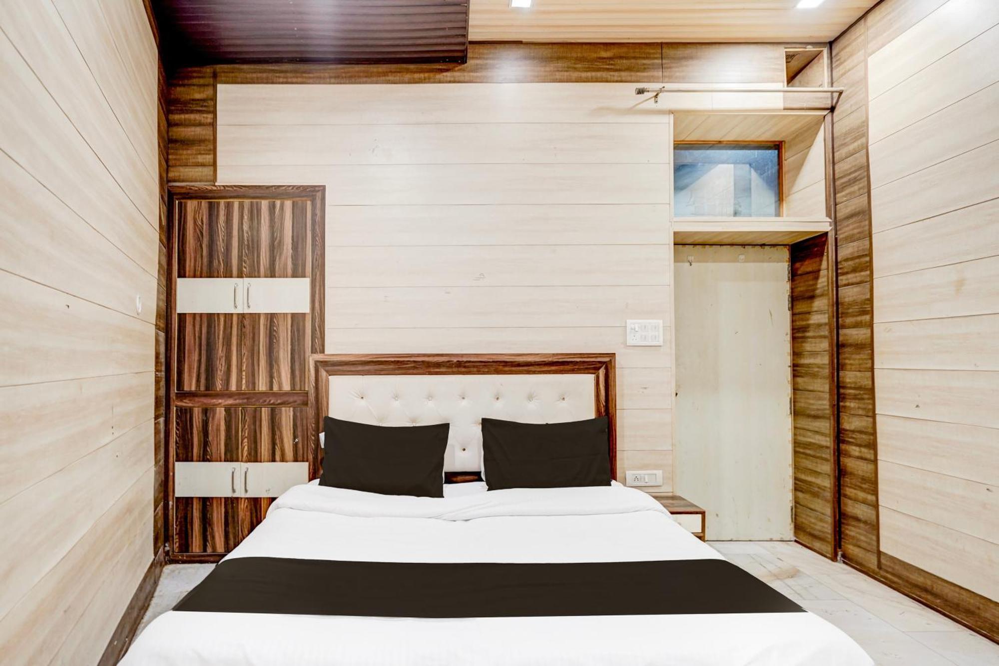 Hotel O Mayur Resort มถุรา ภายนอก รูปภาพ