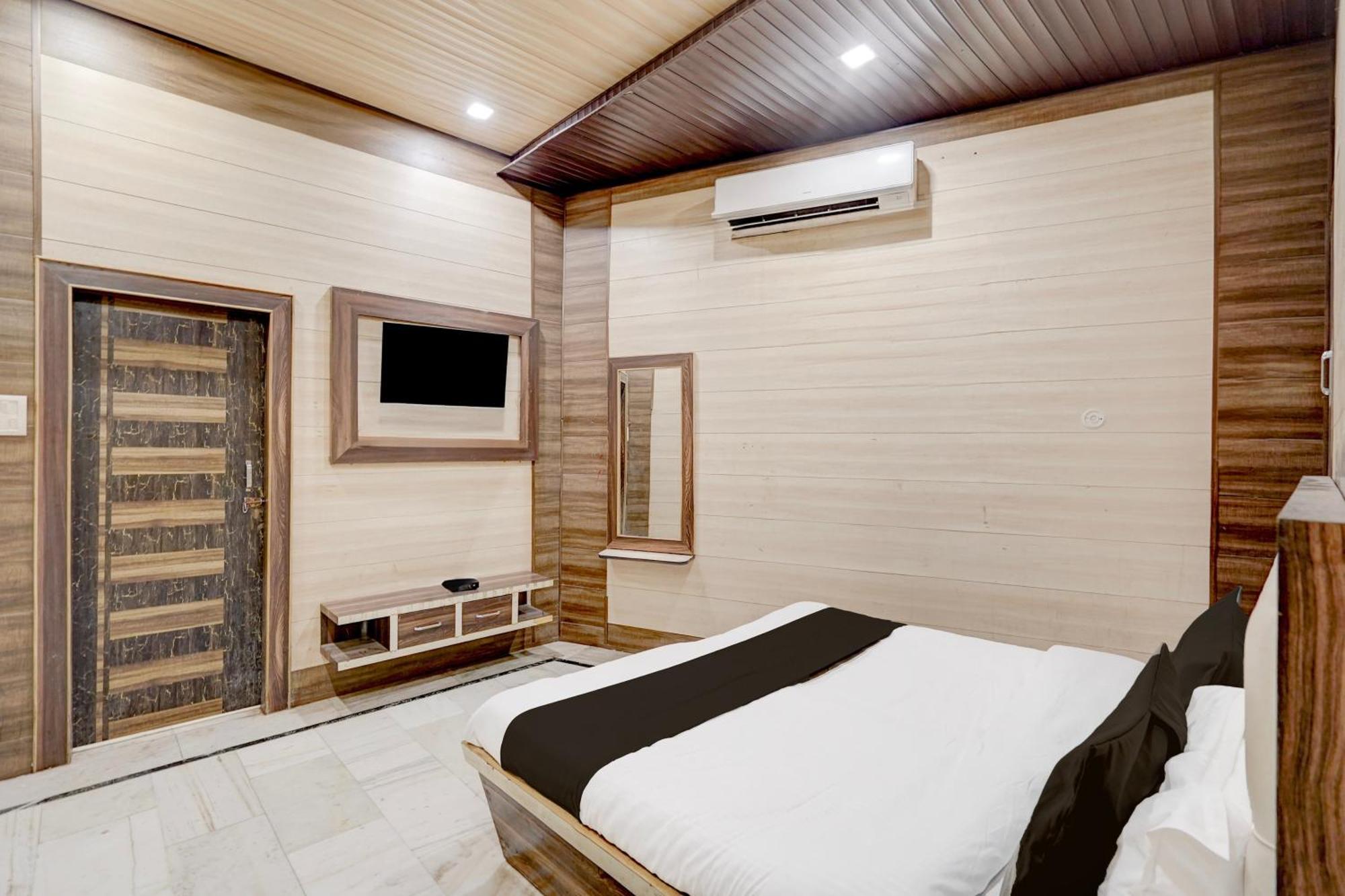 Hotel O Mayur Resort มถุรา ภายนอก รูปภาพ