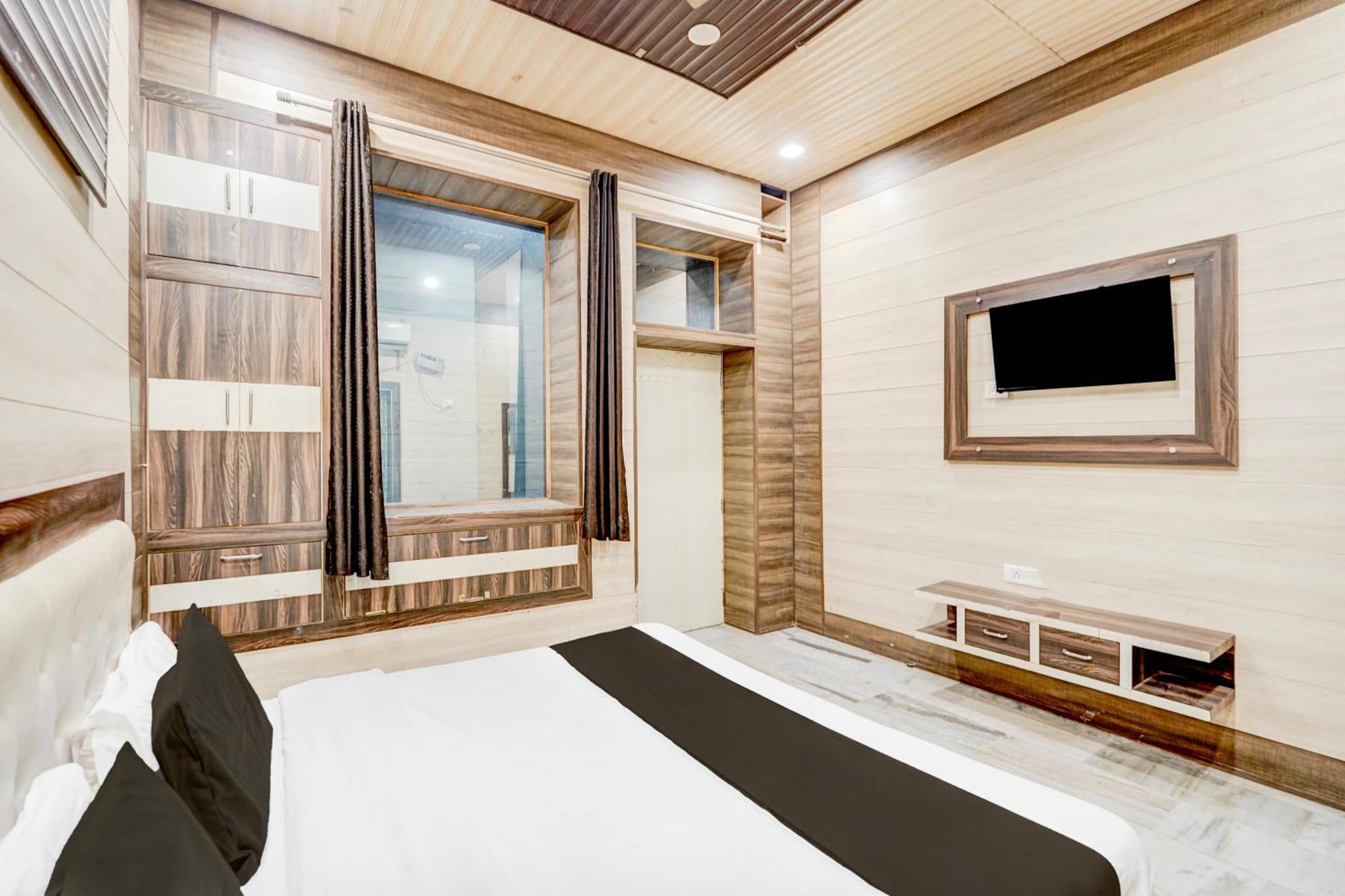 Hotel O Mayur Resort มถุรา ภายนอก รูปภาพ